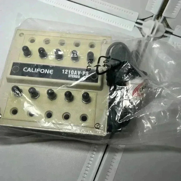 Califone 1210AV-PS 10 Station Jackbox. NEW - Picture 2 of 4